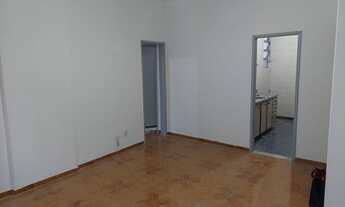 Imagem 3: Ótimo imóvel a 600m ( 8mins) a pé do Metrô Afonso pena, farto comércio e transporte na reg