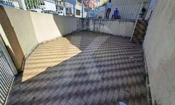 Imagem 2: Casa com 3 quartos, sendo 1 suíte, sala, cozinha, banheiro social e 3 vagas de garagem des