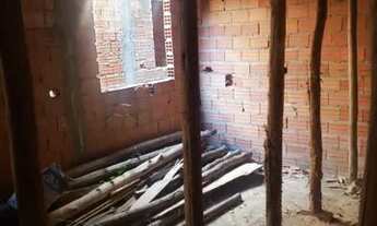 Imagem 5: Terreno com duas casas construídas sem acabamento em Cotia-SP