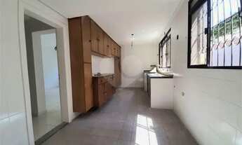 Imagem 6: ÓTIMO SOBRADO! Casa com 4 dormitórios