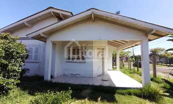 Imagem 2: Residência de esquina localizada em região de moradores em Albatroz