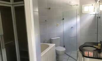 Imagem 6: Aluguel - Casa em Condomínio com 3 suítes, piscina e muito terreno - Jardim Petrópolis