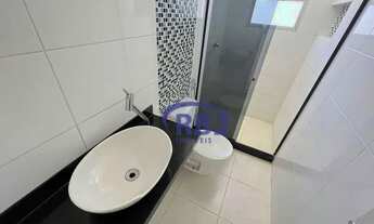 Imagem 3: Apartamento todo reformado, piso em porcelanato com 2 quartos e vaga em Icaraí