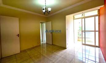 Imagem 3: Apartamento de 02 quartos com garagem numerada no Mariano Procópio