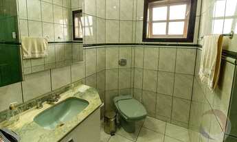 Imagem 7: Casa para Venda em Florianópolis, Cacupé, 6 dormitórios, 2 suítes, 5 banheiros, 4 vagas