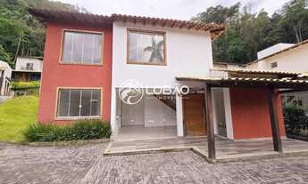 Imagem 2: Casa em condomínio com cachoeira no Centro de Penedo - Itatiaia RJ