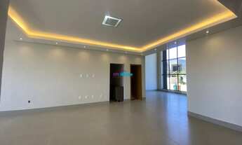 Imagem 6: Belíssimo sobrado à venda possui 378 m2 com 4 suítes 1 master em Jardins França Goiânia GO