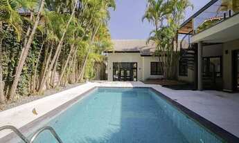 Imagem 2: Casa à venda em Santana de Parnaíba, Alphaville, com 5 suítes, com 354 m², Residencial Dez