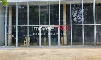 Imagem 7: Loja totalmente revestida em vidro