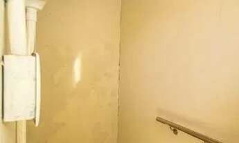 Imagem 4: Casa em Porto Alegre, no bairro Vila Nova, com 6 dormitório(s), e 6 banheiros, à