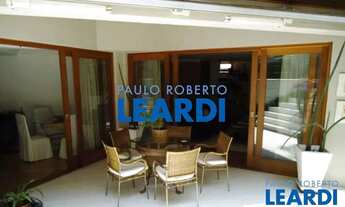 Imagem: CASA ASSOBRADADA - MORUMBI - SP