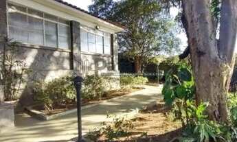 Imagem 2: Casa Espetacular com 4 Dormitórios e Quintal Arborizado