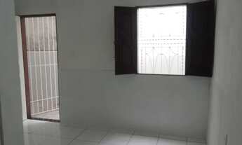 Imagem 5: Alugo kitnet com esgoto e água incluso R$ 420,00