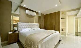 Imagem 11: Casa de condomínio para aluguel possui 350 metros quadrados com 4 quartos