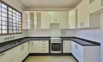 Imagem 5: CASA NA RUA DA ILHA EM ITAPUÃ COM PISCINA E GARAGEM