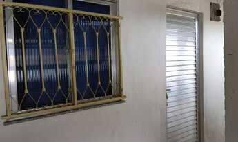 Imagem: Quarto parcialmente mobiliado para alugar