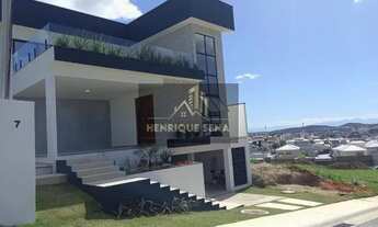 Imagem 2: Casa duplex de alto padrão com 3 quartos sendo 1 suíte