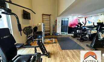 Imagem 3: Lindo apartamento reformado com 2 quartos, suíte e incrível estrutura de lazer