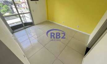 Imagem 4: Apartamento todo reformado, piso em porcelanato com 2 quartos e vaga em Icaraí