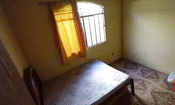 Imagem 6: Casa com 03 quartos sendo 01 suíte, varanda, todo murado