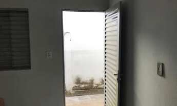 Imagem 4: Casa 2/4 sem garagem forrada