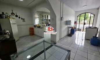 Imagem 3: Casa no Cj Aruanã de Esquina com 4 Suítes sendo uma no Subsolo/ piscina e Edícula/ poço a