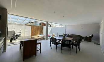 Imagem 3: Imóvel para venda possui 320 metros quadrados com 4 quartos