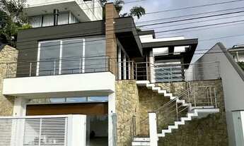 Imagem 3: Linda Casa na Pedra Branca 03 dormitórios sendo 01 Suíte Master c/ Closet