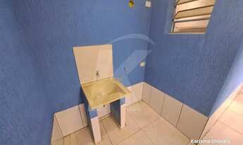 Imagem 6: Casa com 1 dormitório, sala e cozinha americana, banheiro, área de serviço