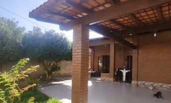 Imagem 5: Imóvel para venda possui 250 metros quadrados com 3 quartos