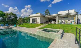 Imagem: Casa Térrea Nova com 4 suítes no Condomínio