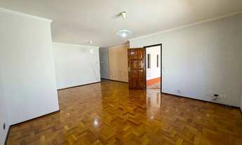 Imagem 3: Casa para locação no Jardim Satélite repleta de armários