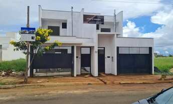 Imagem: Sobrado em Rua Ciano - Grand Ville - Uberlândia/MG