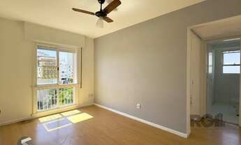 Imagem 2: APARTAMENTO 1 DORMITÓRIO EM ANDAR ALTO COM VISTA PARA GUAÍBA NO CENTRO HISTÓRICO