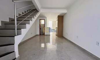 Imagem: Casa Geminada à Venda - 2 Suítes - 1 Vaga