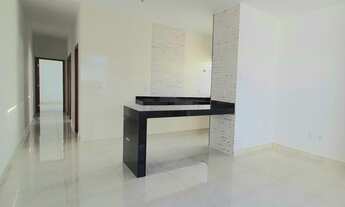 Imagem 2: Casa à venda, 03 quartos com suíte, 02 vagas e amplo quintal, bairro Novo Centro, Santa Lu