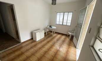 Imagem 4: Amplo Quintal ! Casa com 3 dormitórios