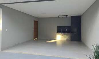 Imagem 3: Casa de 3 quartos com piscina no Jardim Itaipu enfrente a praça Casa de Rua com 3 Quarto(s