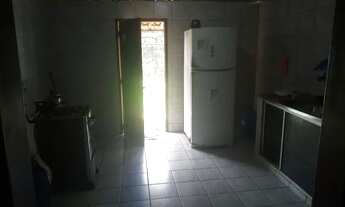 Imagem 5: VENDO Casa com 4 dormitórios