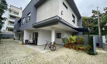 Imagem 4: Sobrado para venda possui 99 metros quadrados com 2 quartos em Canto Grande - Bombinhas