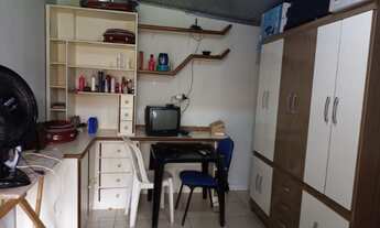 Imagem: Kitnet mobiliada 750 reais com água, luz