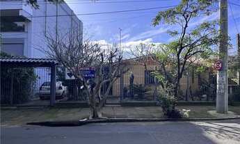 Imagem 2: Casa comercial com duas frentes na Av. Sertório