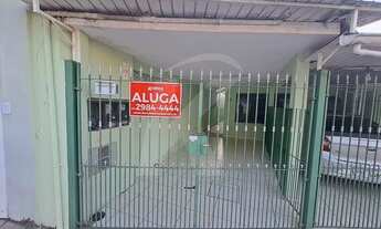 Imagem: Casa com 01 quarto, cozinha, banheiro