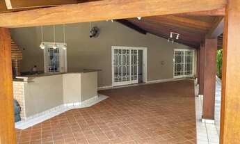 Imagem 3: Casa de condomínio para aluguel tem 415 metros quadrados com 4 quartos