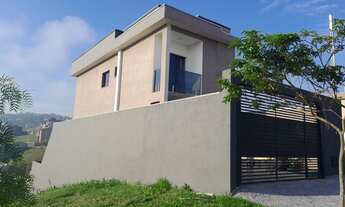 Imagem: Linda casa com 3 dorm. Piscina e 2 vagas