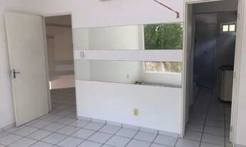 Imagem 4: Aluguel - Casa em Condomínio com 3 suítes, piscina e muito terreno - Jardim Petrópolis