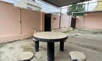 Imagem 4: Casa Frente de Rua com 01 Quarto Geminado Quintal Amplo e Garagem em Quintino