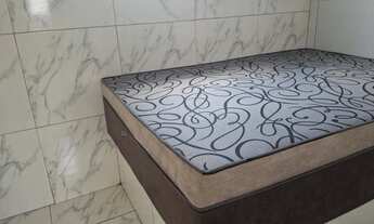 Imagem 3: Aluga-se kitinet mobiliado com cama de casal, mesa ,cadeira, incluso água, energia e inter