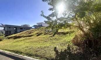 Imagem 2: Lote em oportunidade no Condomínio Vale Verde, com 400,69 m², quitado e registrado, aceita