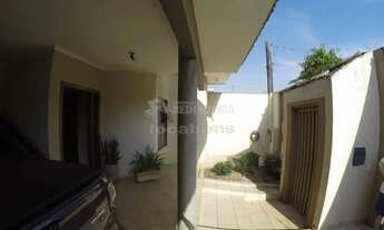 Imagem 4: Casa na região Leste de São José do Rio Preto, com 03 quartos e 03 banheiros e área ampla